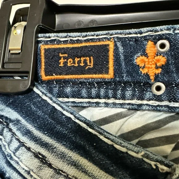 Women's Rock Revival "Ferry" Skinny Ankle Embroidered Blue Jeans Size 31 - Picture 6 of 8